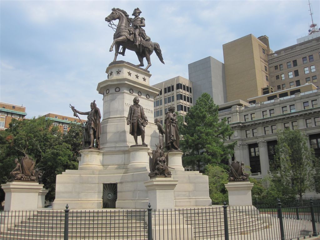 George Washington monument at Virginia Capitol