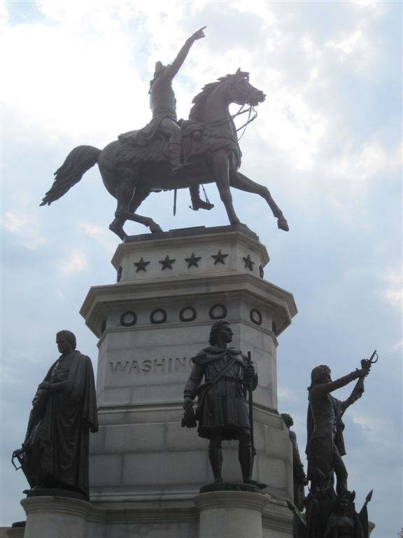 George Washington monument at Virginia Capitol