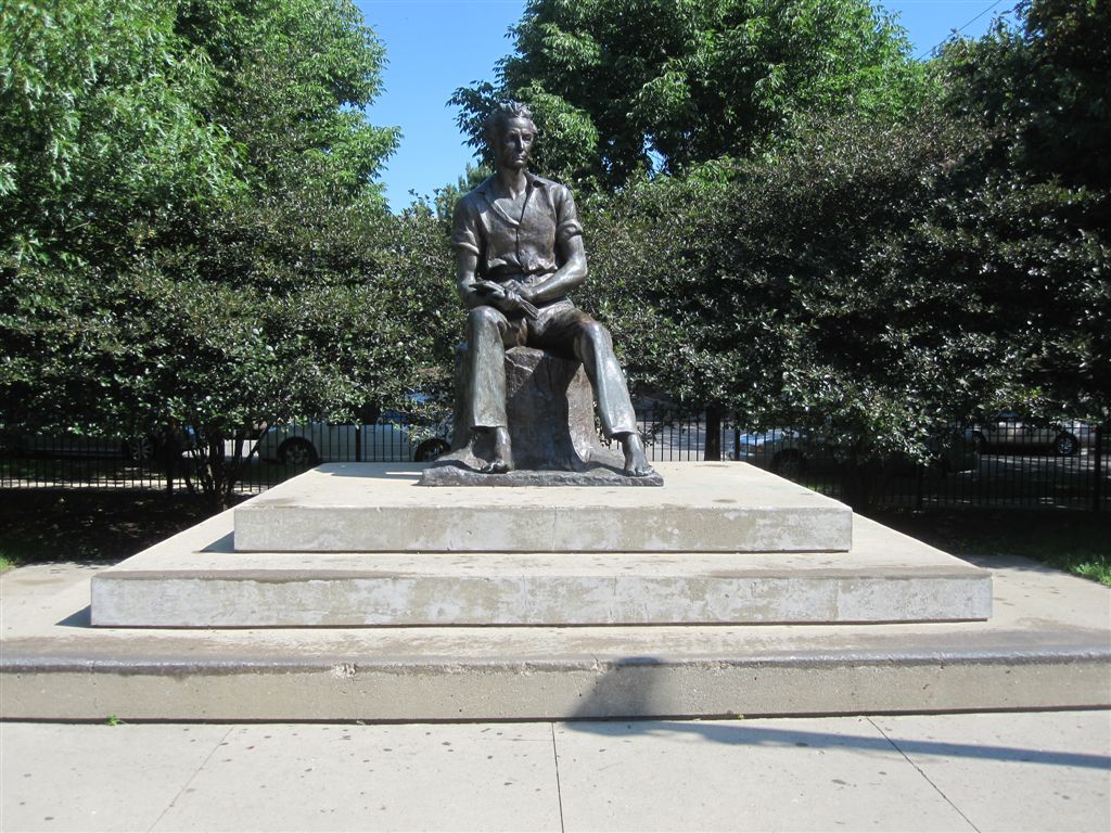 Young Lincoln statue in Chicago